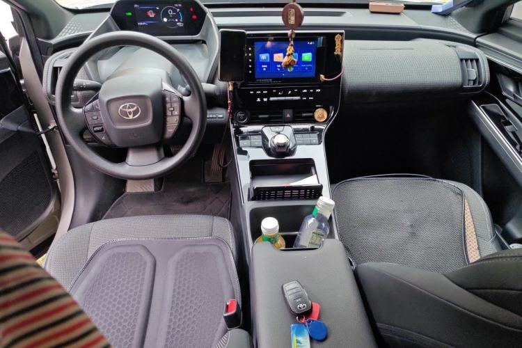Used Toyota BZ 4X 2024 615 AIR Edition Center Console