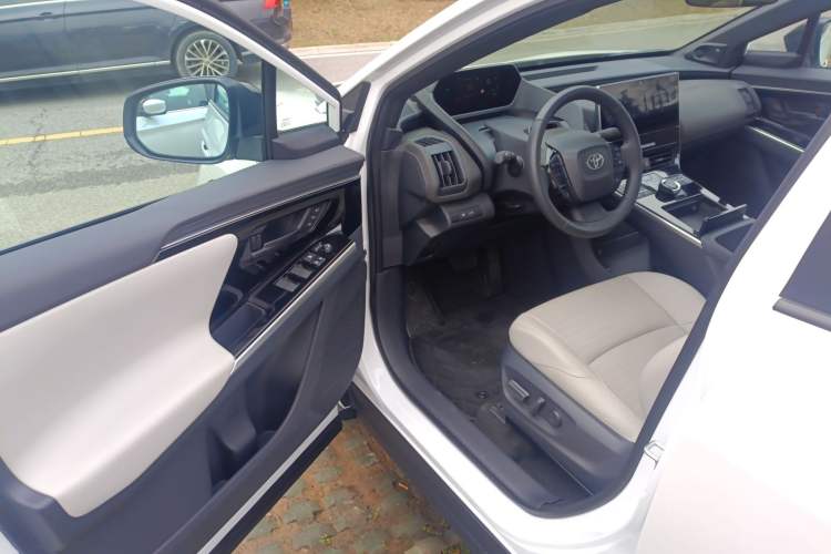 Used Toyota BZ 4X 2024 615 MAX Version Driver Seat
