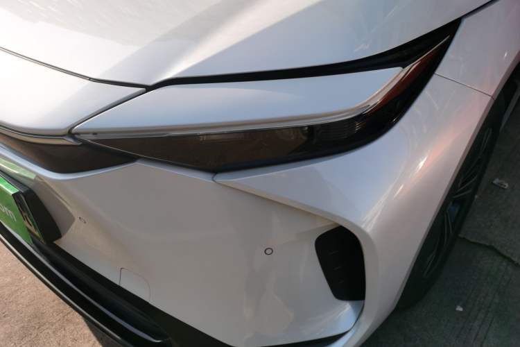 Used Toyota BZ 4X 2024 615 AIR Edition Left Front Headlight