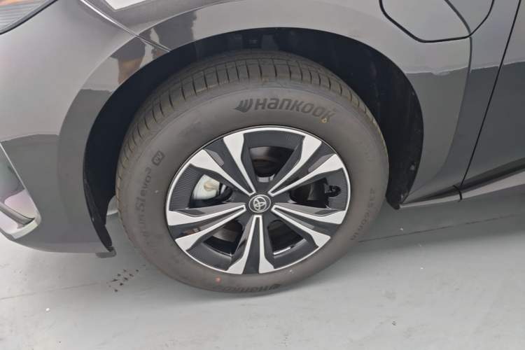 Used Toyota BZ 4X 2025 615 Air Edition Left Front Wheel Hub