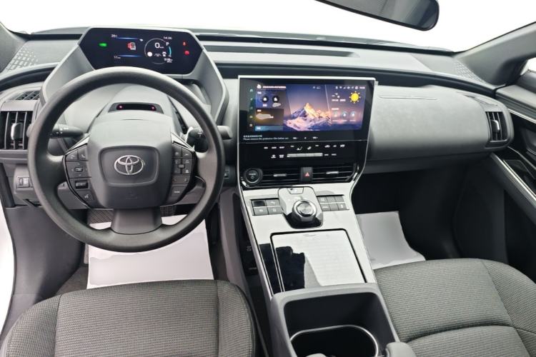 Used Toyota BZ 4X 2025 615 Air Edition Center Console