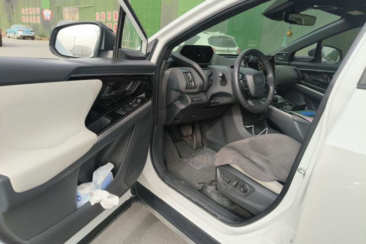 Used Toyota BZ 4X 2025 615 Max Version Driver Seat