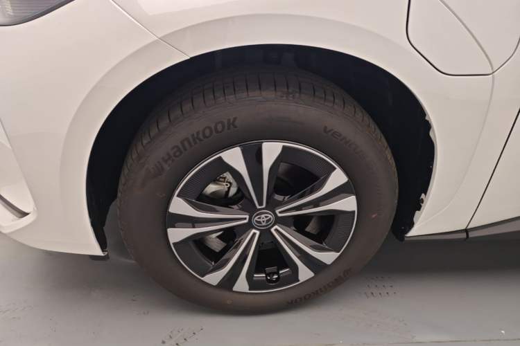 Used Toyota BZ 4X 2025 615 Air Edition Left Front Wheel Hub