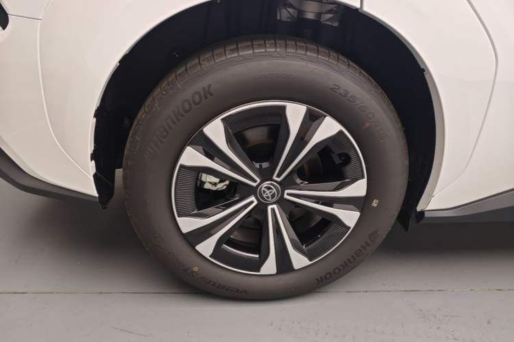 Used Toyota BZ 4X 2025 615 Air Edition Right Rear Wheel Hub