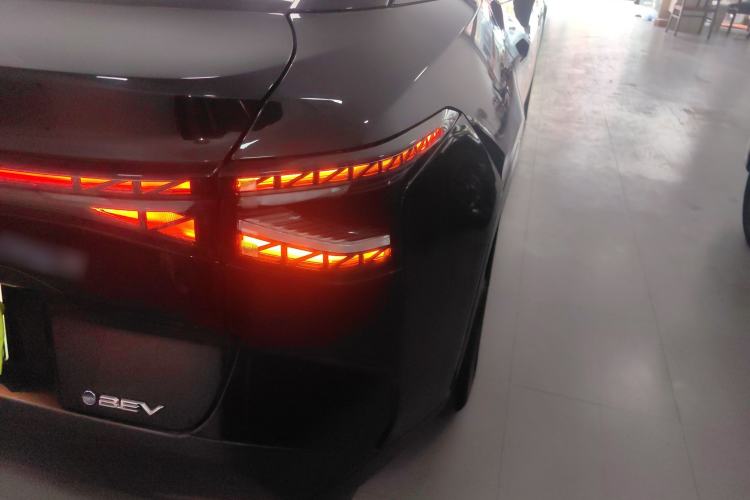 Used Toyota bZ3 2023 517 km Elite PRO Right Rear Taillight
