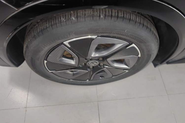 Used Toyota bZ3 2023 517 km Elite PRO Right Rear Wheel Hub