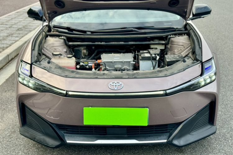 Used Toyota bZ3 2023 616 km Long-Range Premium Engine Bay