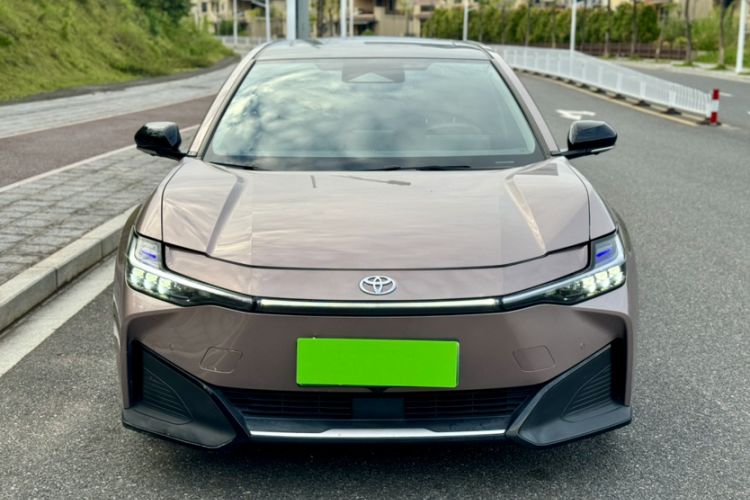 Used Toyota bZ3 2023 616 km Long-Range Premium Exterior 2