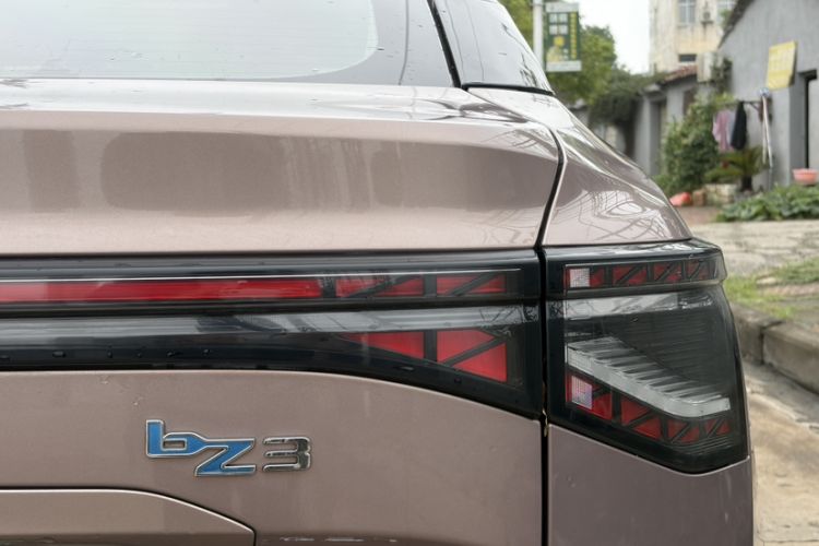 Used Toyota bZ3 2023 616 km Long-Range Premium Exterior 4