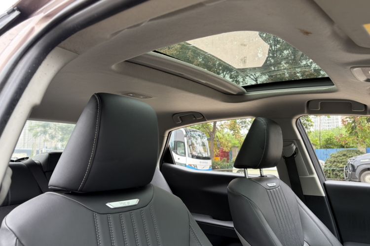 Used Toyota bZ3 2023 616 km Long-Range Premium Headliner