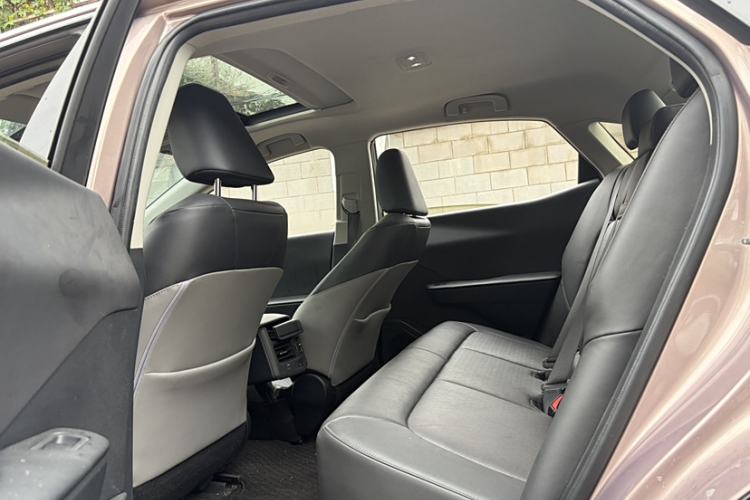 Used Toyota bZ3 2023 616 km Long-Range Premium Interior 5