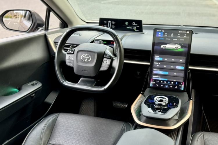 Used Toyota bZ3 2023 616 km Long-Range Premium Interior 5