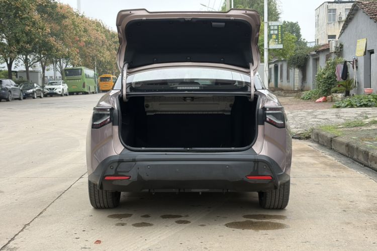 Used Toyota bZ3 2023 616 km Long-Range Premium Trunk