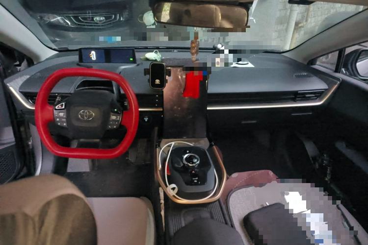 Used Toyota bZ3 2023 517 km Elite PRO Center Console