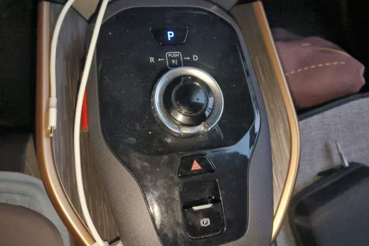 Used Toyota bZ3 2023 517 km Elite PRO Gear Lever