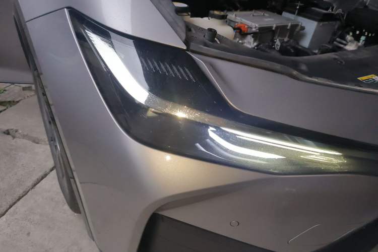 Used Toyota bZ3 2023 517 km Elite PRO Right Front Headlight