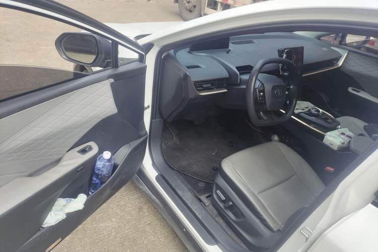 Used Toyota bZ3 2023 517 km Elite PRO Driver Seat