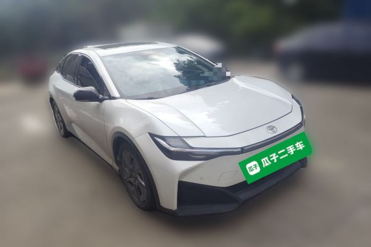 Used Toyota bZ3 2023 517 km Elite PRO Front Right 45 Deg
