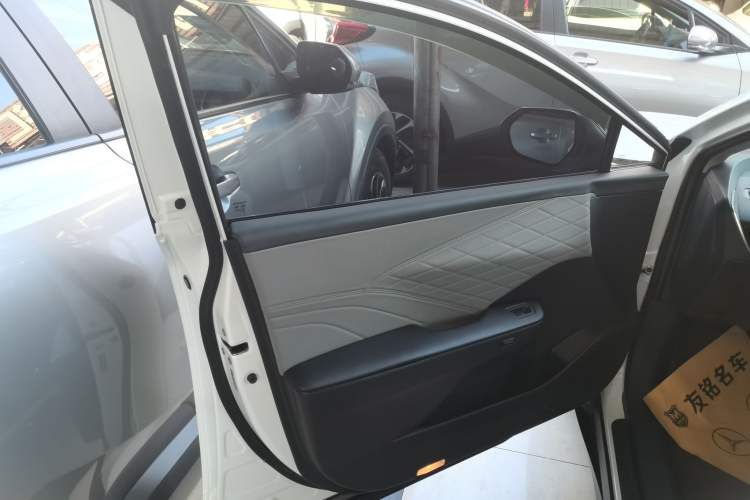 Used Toyota bZ3 2023 517 km Elite PRO Interior 7
