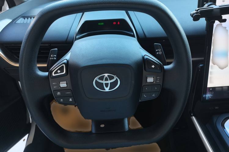 Used Toyota bZ3 2023 517 km Elite PRO Steering Wheel