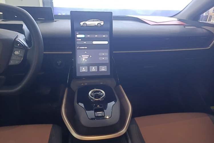 Used Toyota bZ3 2023 517 km Elite PRO Audio And AC Panel