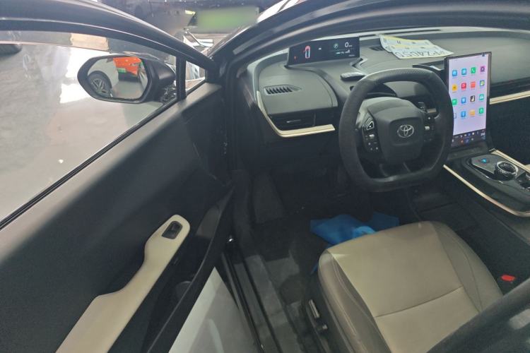 Used Toyota bZ3 2023 517 km Elite PRO Driver Seat