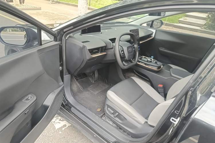 Used Toyota bZ3 2023 517 km Elite PRO Driver Seat