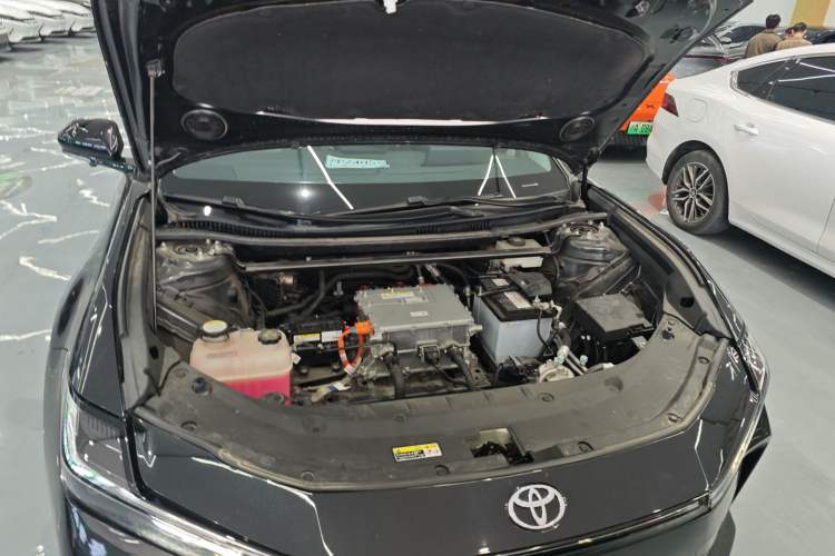 Used Toyota bZ3 2023 517 km Elite PRO Engine Bay
