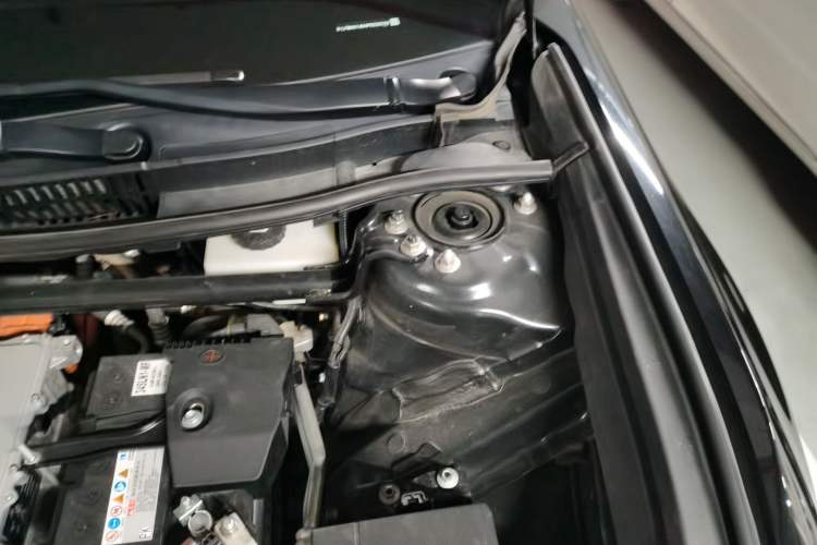 Used Toyota bZ3 2023 517 km Elite PRO Engine Bay Left