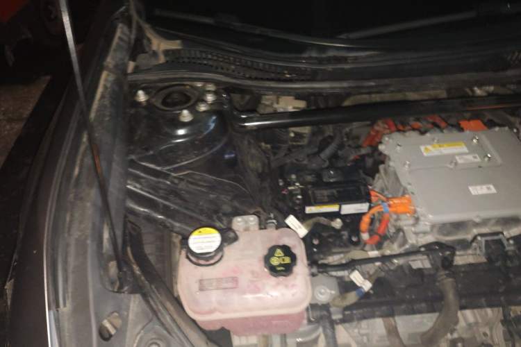 Used Toyota bZ3 2023 517 km Elite PRO Engine Bay Right