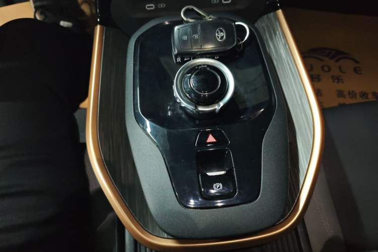 Used Toyota bZ3 2023 517 km Elite PRO Gear Lever