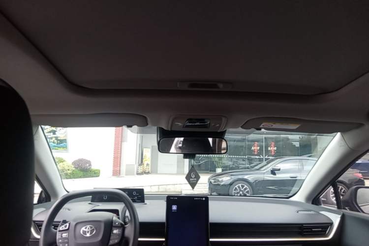 Used Toyota bZ3 2023 517 km Elite PRO Headliner