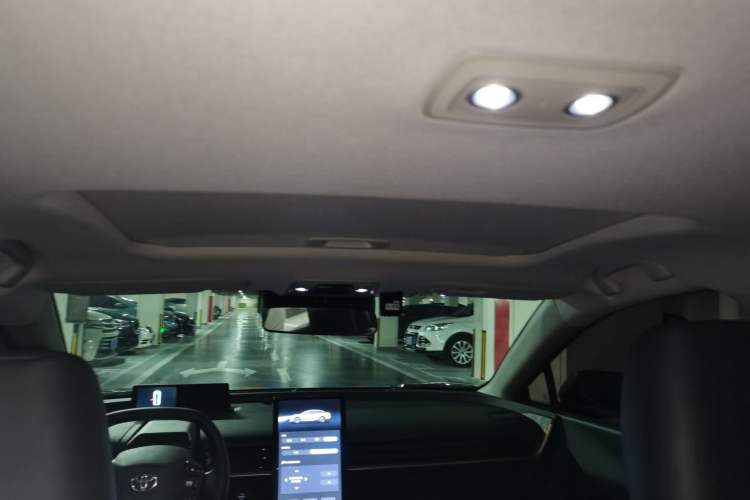 Used Toyota bZ3 2023 517 km Elite PRO Headliner
