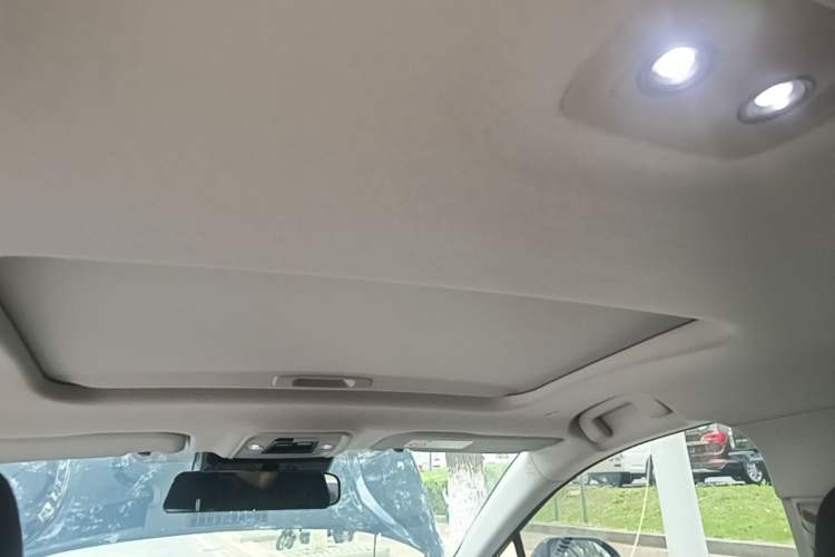 Used Toyota bZ3 2023 517 km Elite PRO Headliner