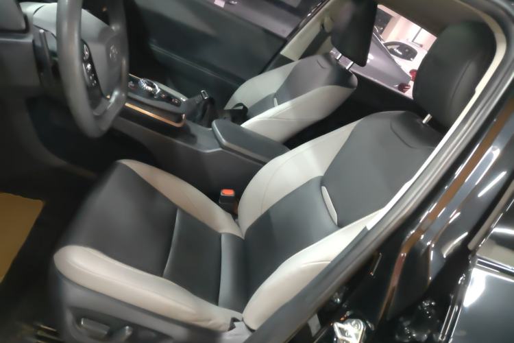 Used Toyota bZ3 2023 517 km Elite PRO Left Front Seat