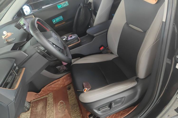 Used Toyota bZ3 2023 517 km Elite PRO Left Front Seat