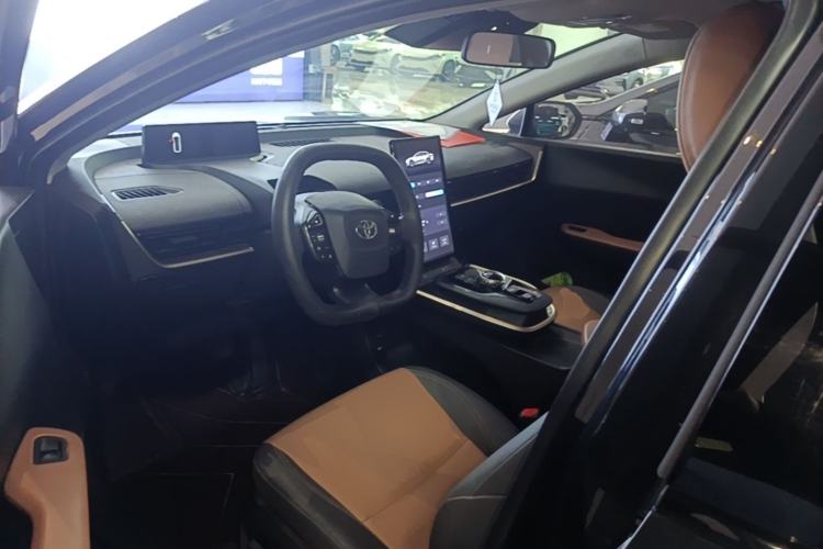 Used Toyota bZ3 2023 517 km Elite PRO Left Front Seat