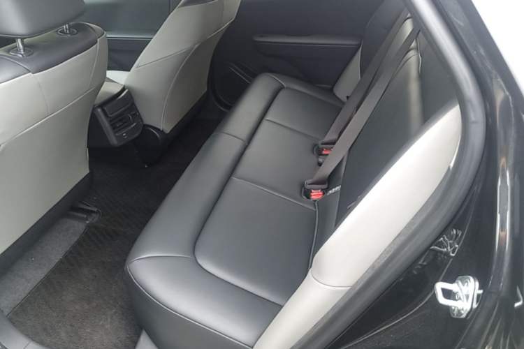 Used Toyota bZ3 2023 517 km Elite PRO Left Rear Seat