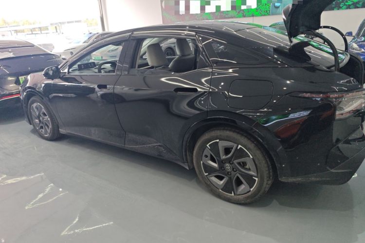 Used Toyota bZ3 2023 517 km Elite PRO Left Side