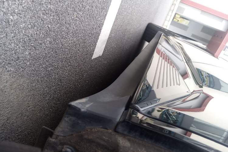 Used Toyota bZ3 2023 517 km Elite PRO Left Side Sill