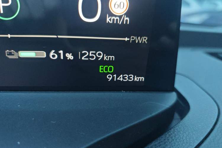 Used Toyota bZ3 2023 517 km Elite PRO Odometer Close Up