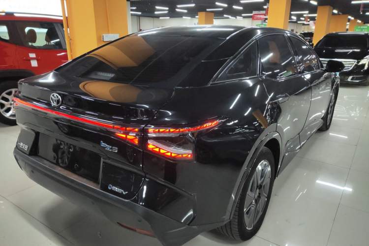 Used Toyota bZ3 2023 517 km Elite PRO Rear Right 45 Deg