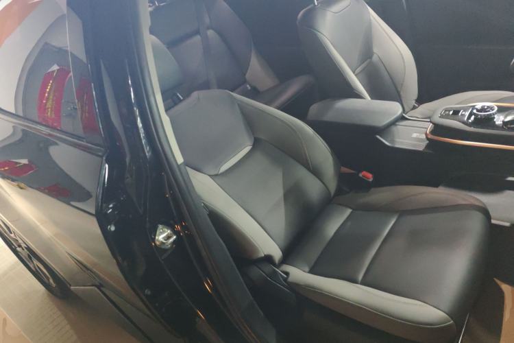 Used Toyota bZ3 2023 517 km Elite PRO Right Front Seat