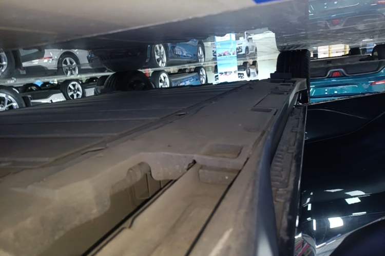 Used Toyota bZ3 2023 517 km Elite PRO Right Side Sill