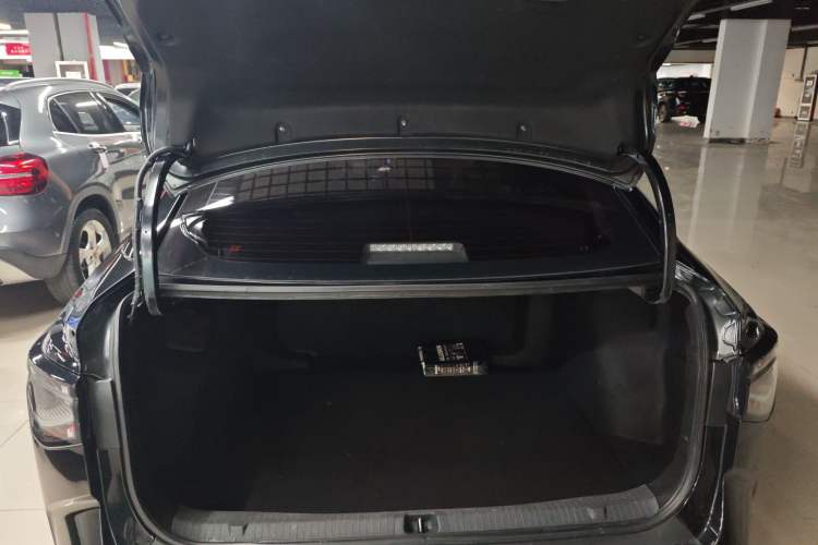 Used Toyota bZ3 2023 517 km Elite PRO Trunk