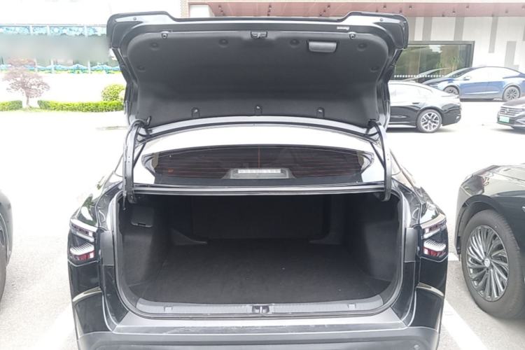 Used Toyota bZ3 2023 517 km Elite PRO Trunk