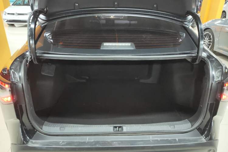 Used Toyota bZ3 2023 517 km Elite PRO Trunk