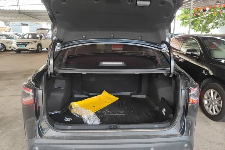 Used Toyota bZ3 2023 517 km Elite PRO Trunk