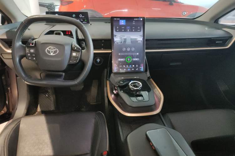 Used Toyota bZ3 2023 616 km Long-Range Premium Center Console