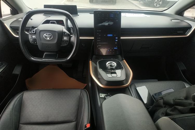 Used Toyota bZ3 2023 616 km Long-Range Premium Center Console